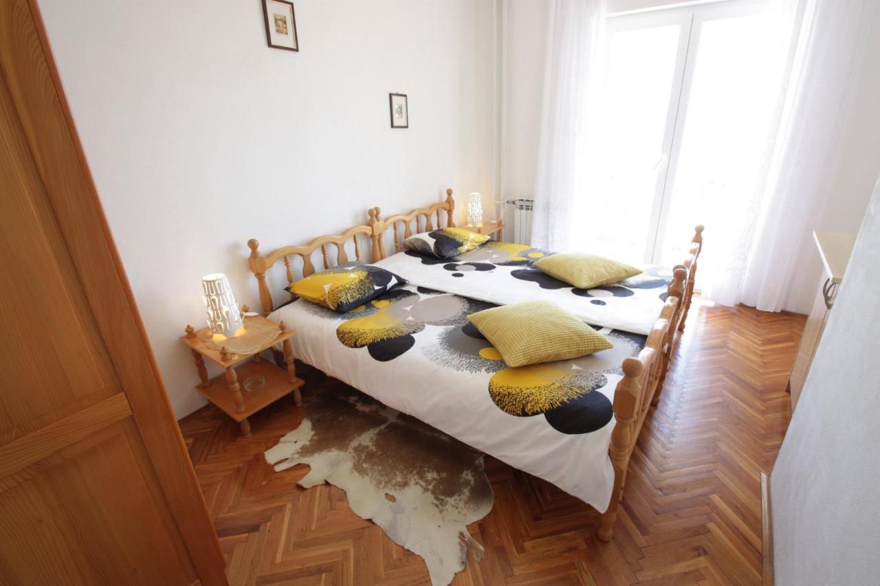 Doppel- oder Zweibettzimmer