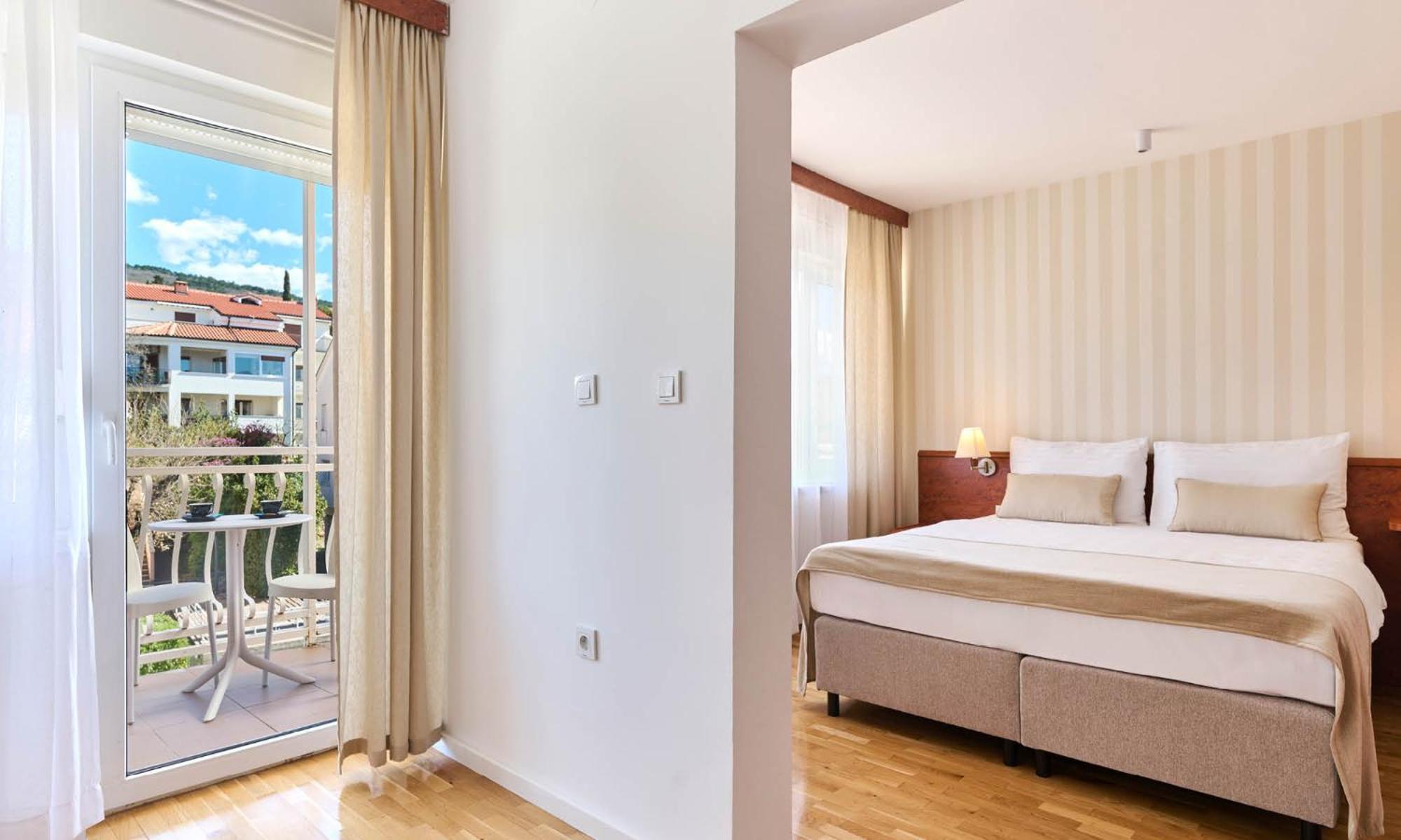 Standard Double Room Balcony,1574734835:JPEG
