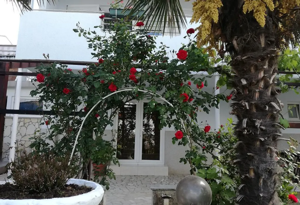 Guesthouse Villa Juric-1