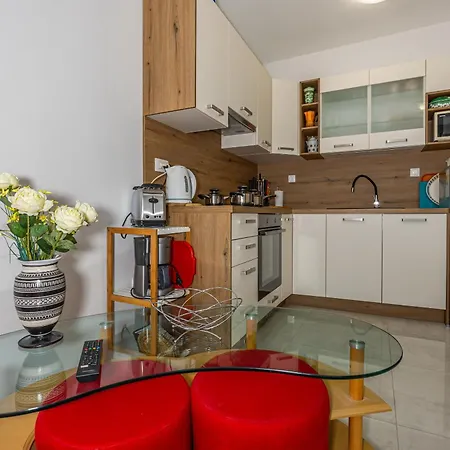 Family Apartments Vesna- 100 M Beach -Center Crikvenica-2